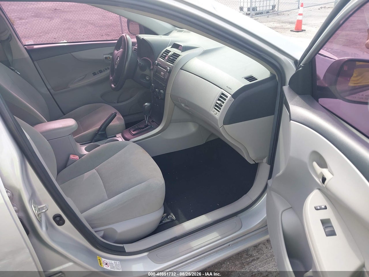 2013 TOYOTA COROLLA L · 5/10