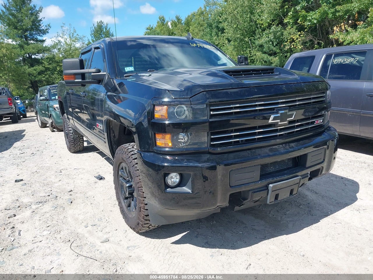 1GC1KWEYXHF****** · 2017 CHEVROLET SILVERADO 2500HD LTZ