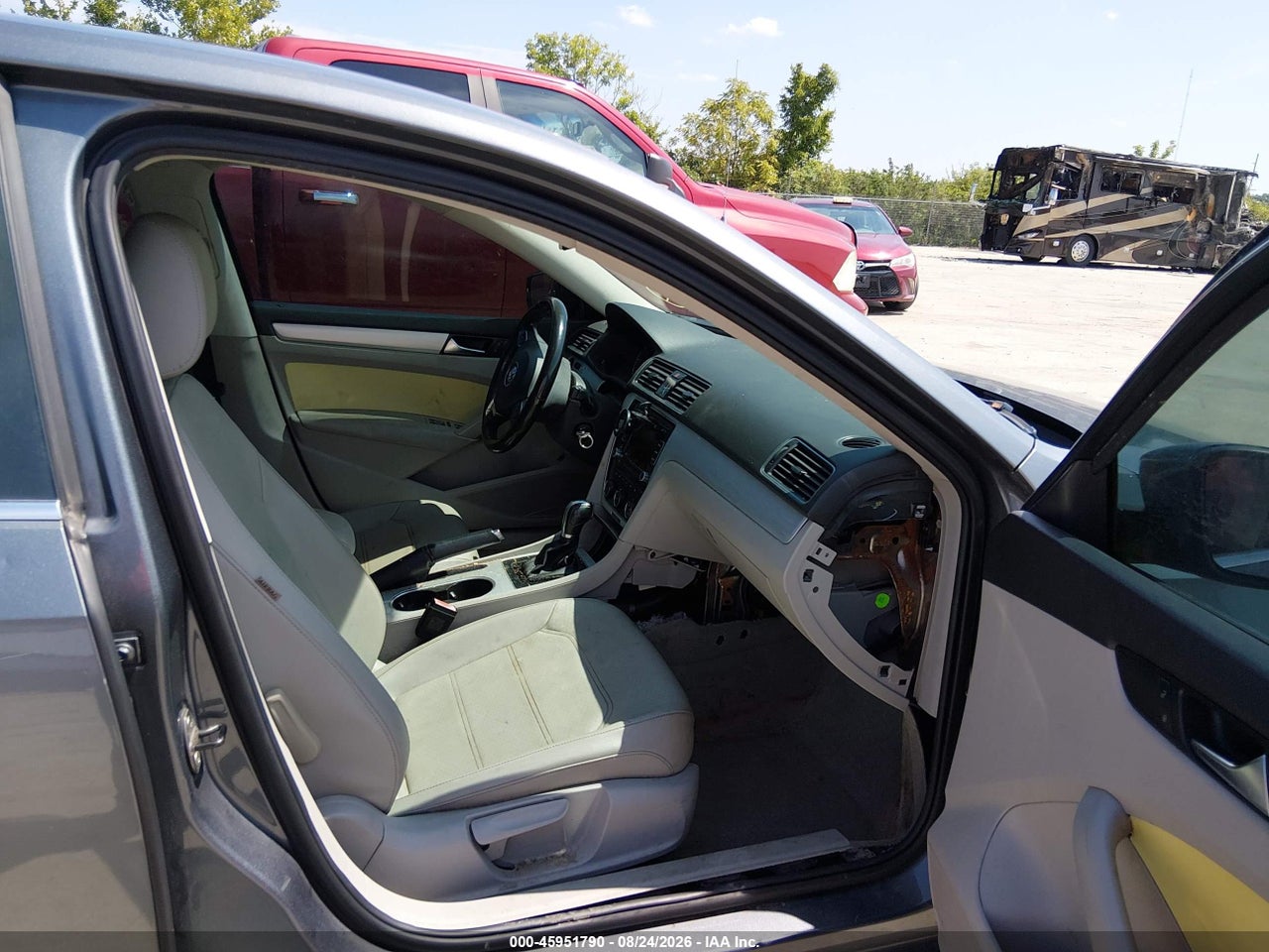 2013 VOLKSWAGEN PASSAT 2.0L TDI SE · 5/11
