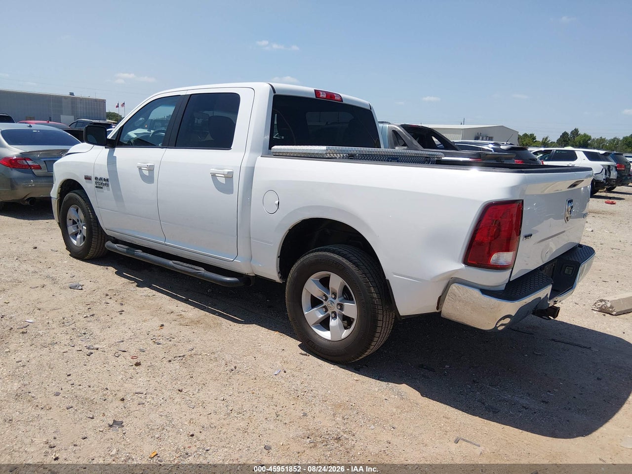 2021 RAM 1500 CLASSIC SLT  4X4 5'7 BOX · 3/11