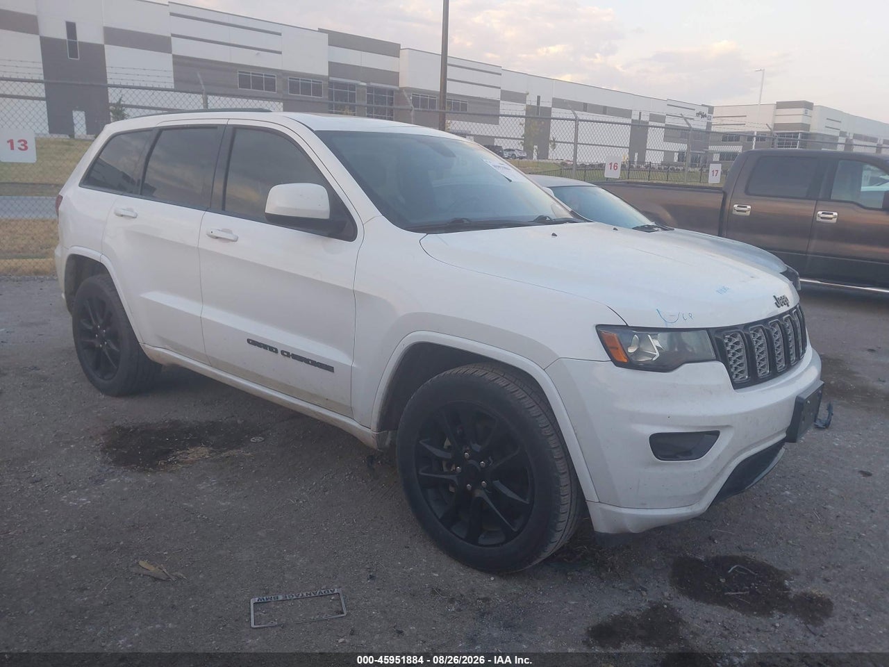 1C4RJEAG9JC****** · 2018 JEEP GRAND CHEROKEE ALTITUDE 4X2