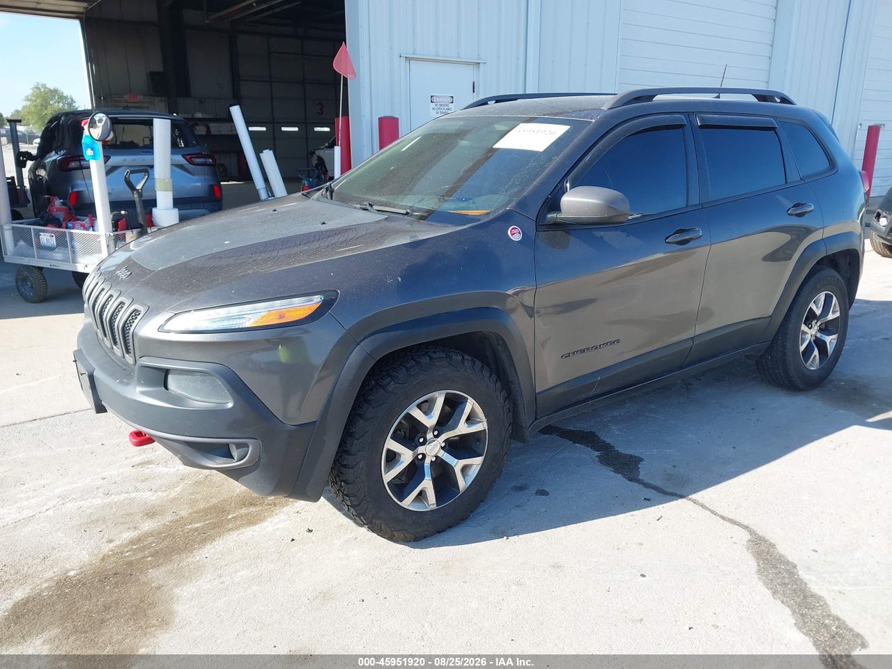 2016 JEEP CHEROKEE TRAILHAWK · 2/11