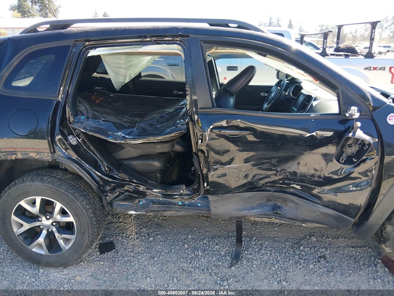 2016 JEEP CHEROKEE TRAILHAWK · 6/11