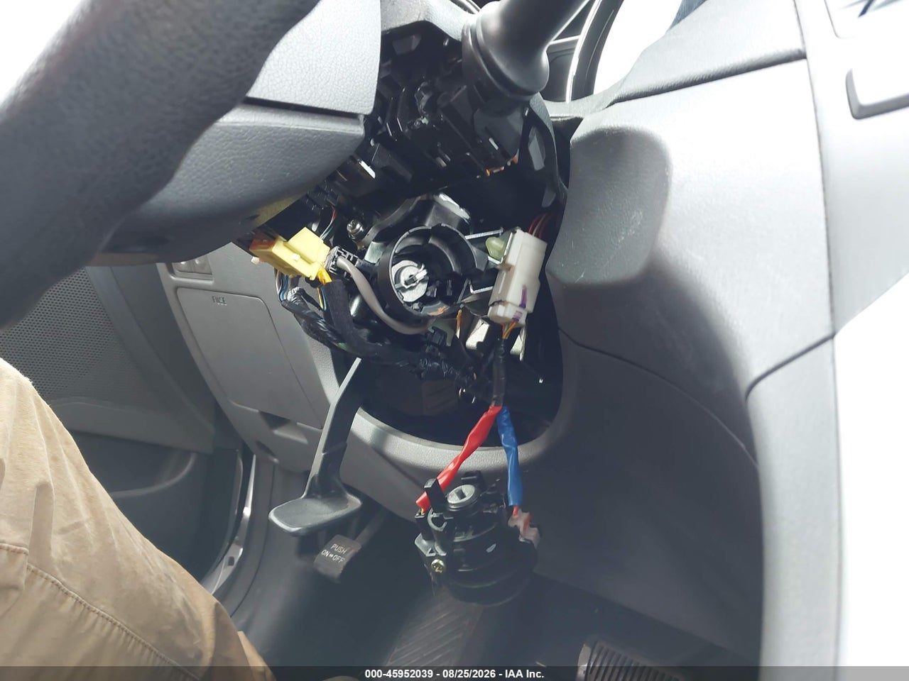 2013 HYUNDAI SONATA GLS · 6/10