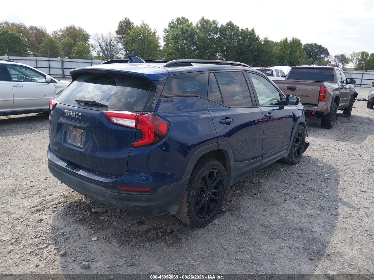 2022 GMC TERRAIN FWD SLE · 4/11