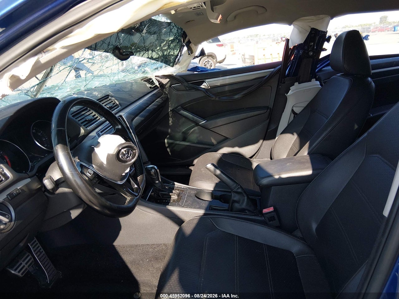 2017 VOLKSWAGEN PASSAT 1.8T R-LINE · 5/11