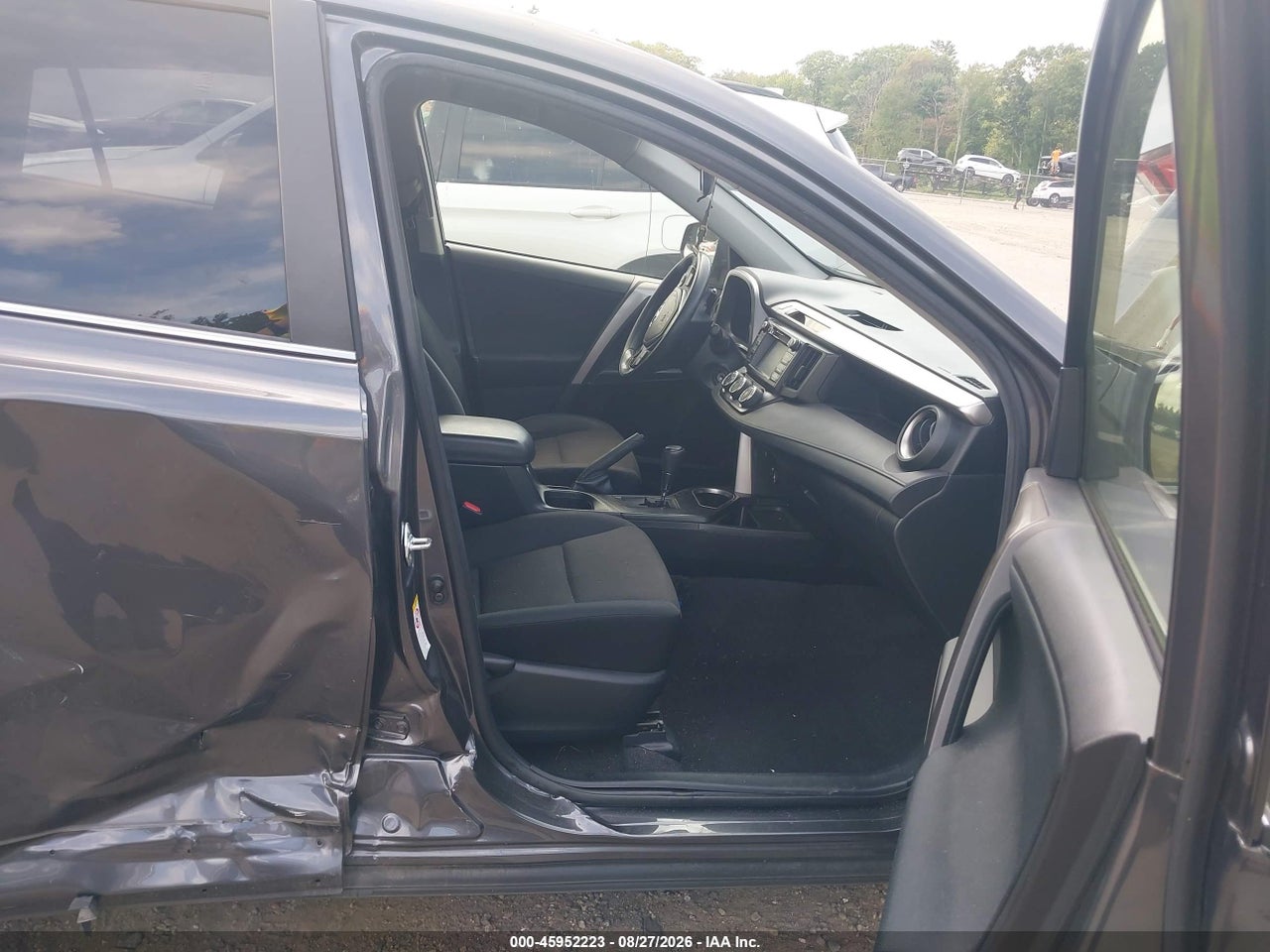 2018 TOYOTA RAV4 LE · 5/10