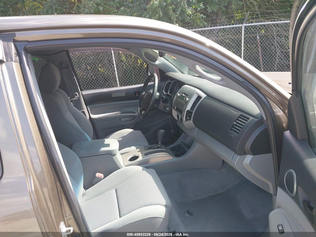 2010 TOYOTA TACOMA BASE V6 · 5/11