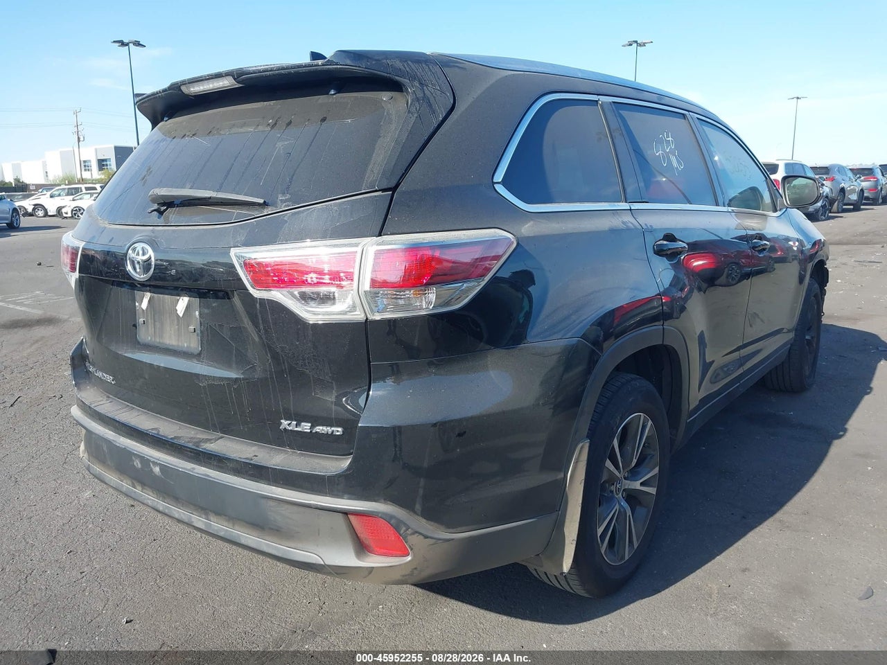 2016 TOYOTA HIGHLANDER XLE V6 · 4/11