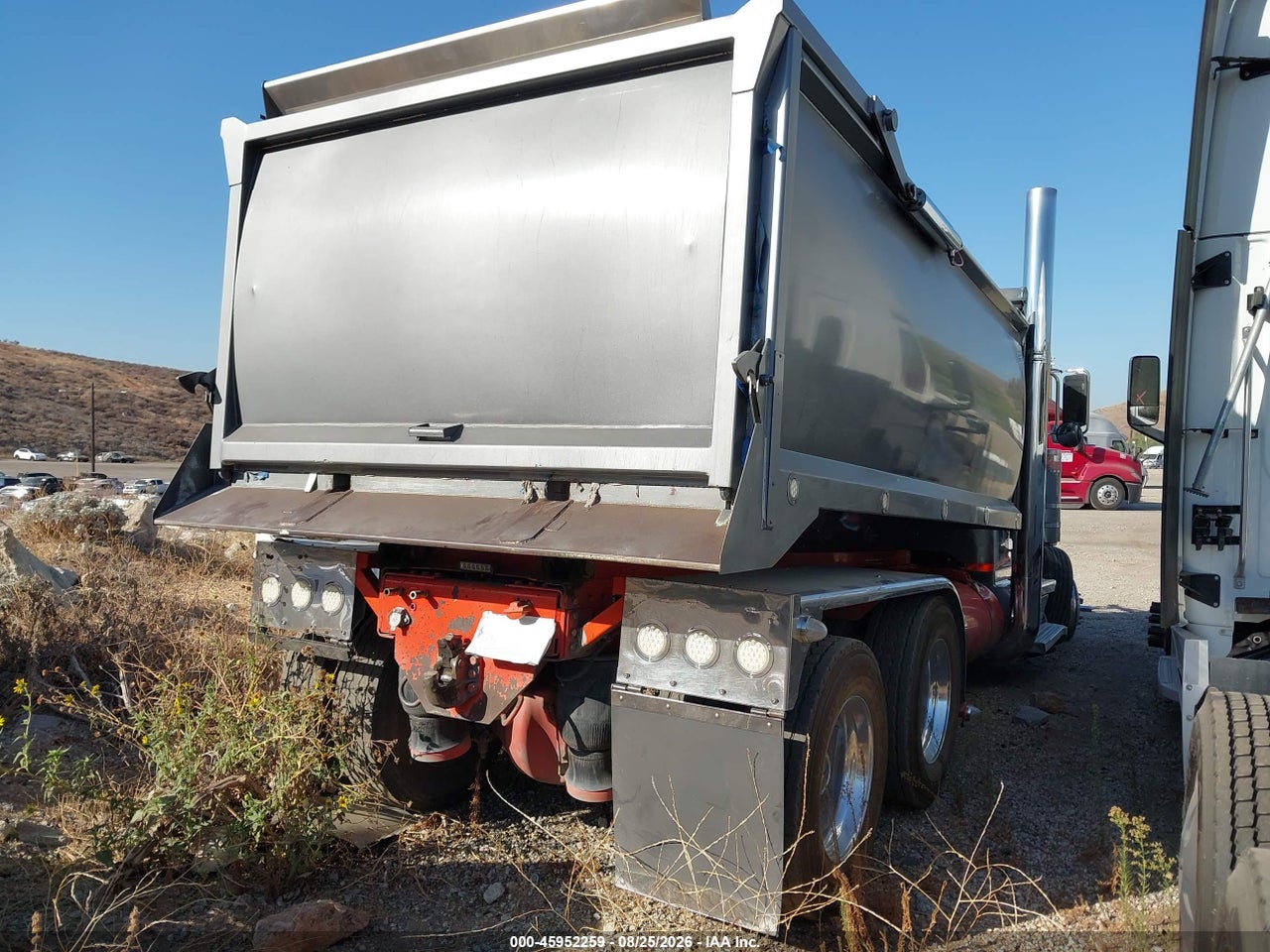 1NPXL49X6KD****** · 2019 PETERBILT 389 · 4/4