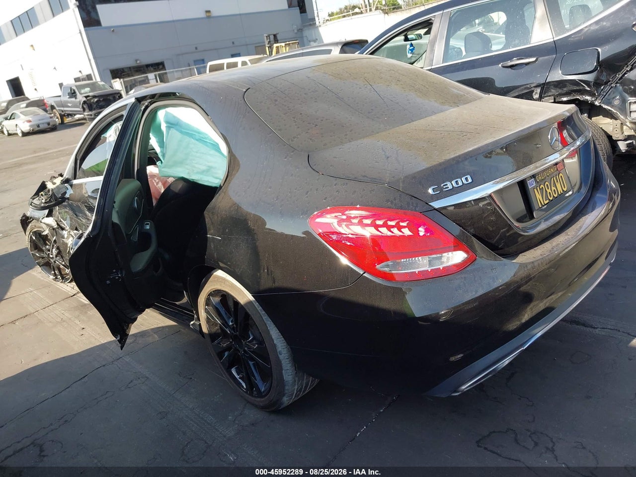 2017 MERCEDES-BENZ C 300 · 3/10
