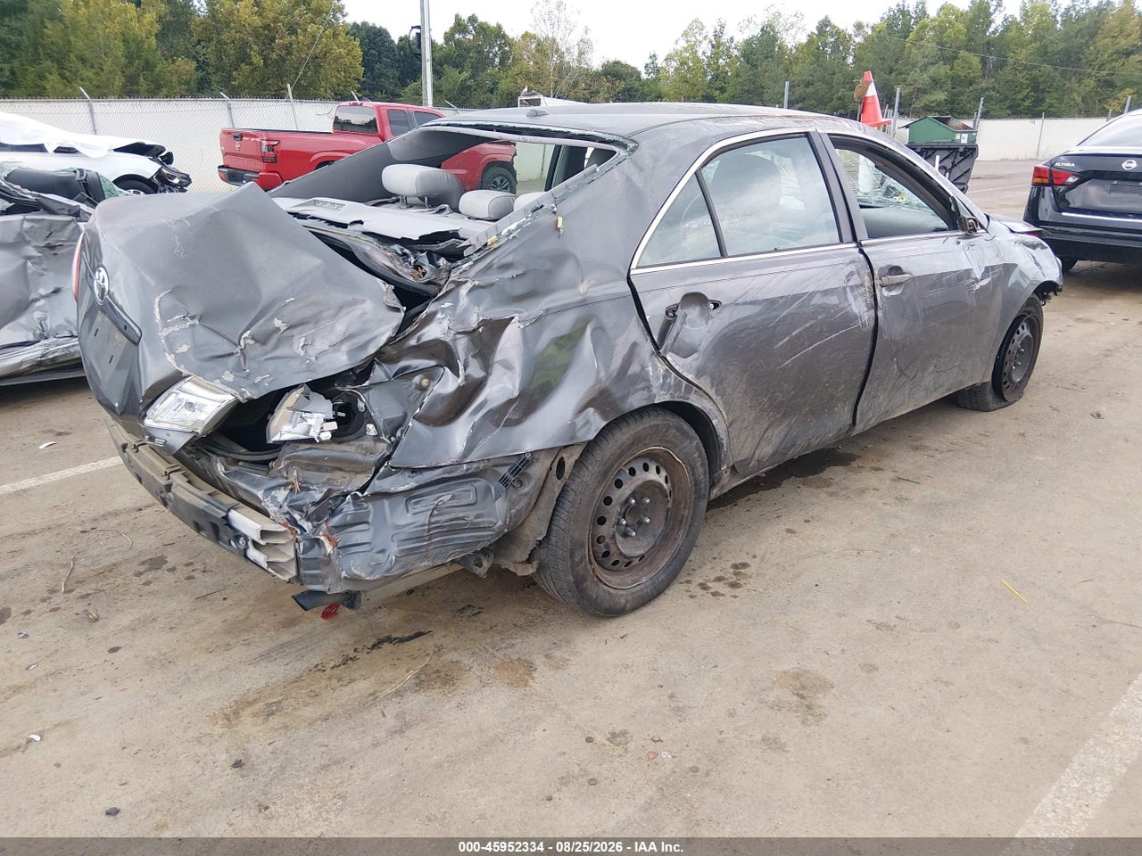 2010 TOYOTA CAMRY LE · 4/11