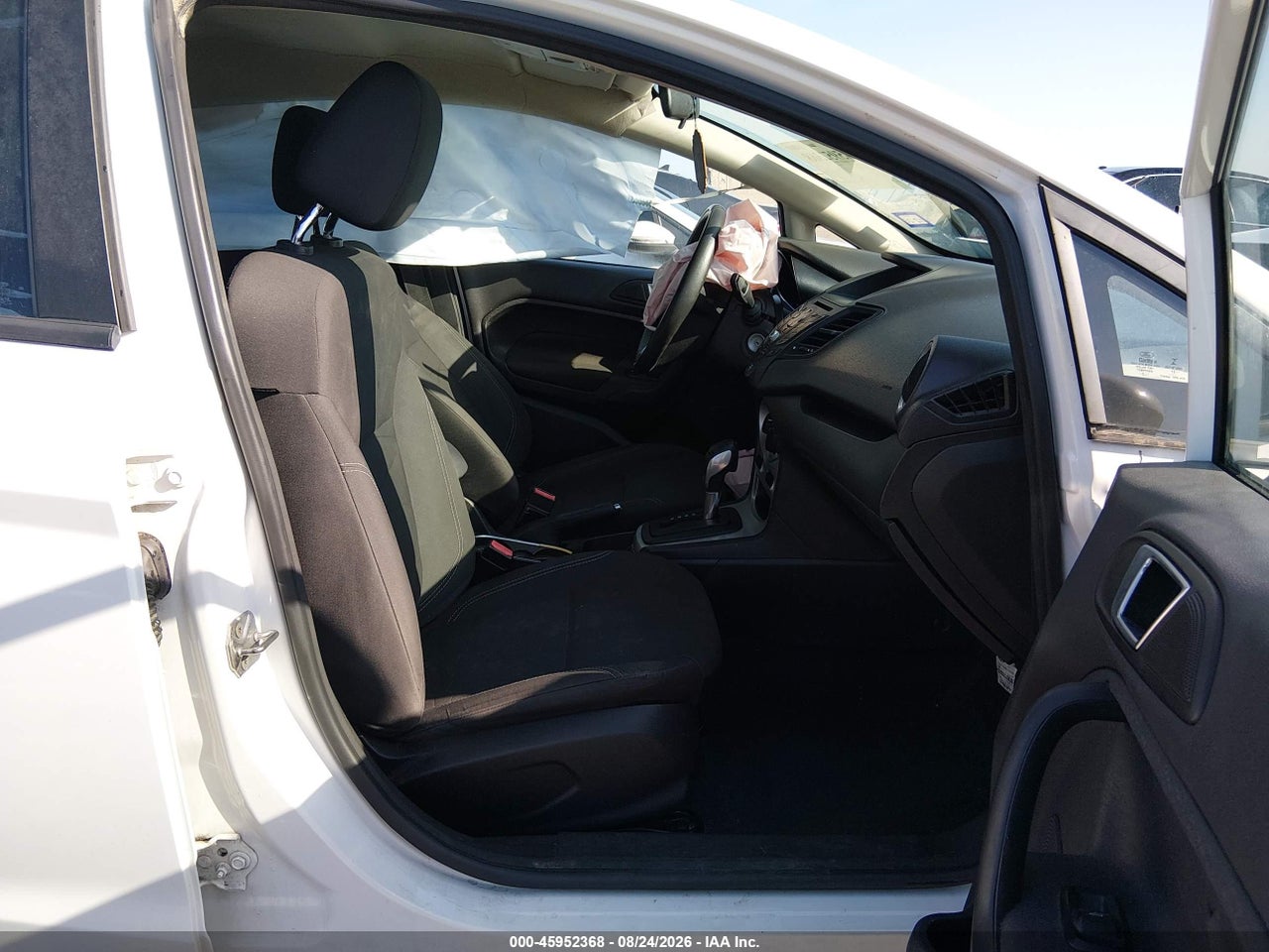 2016 FORD FIESTA SE · 5/11