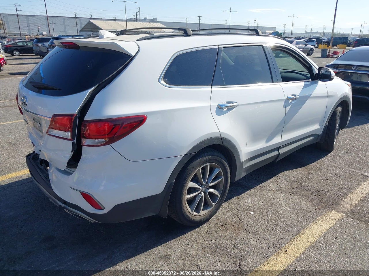 2018 HYUNDAI SANTA FE SE · 4/11