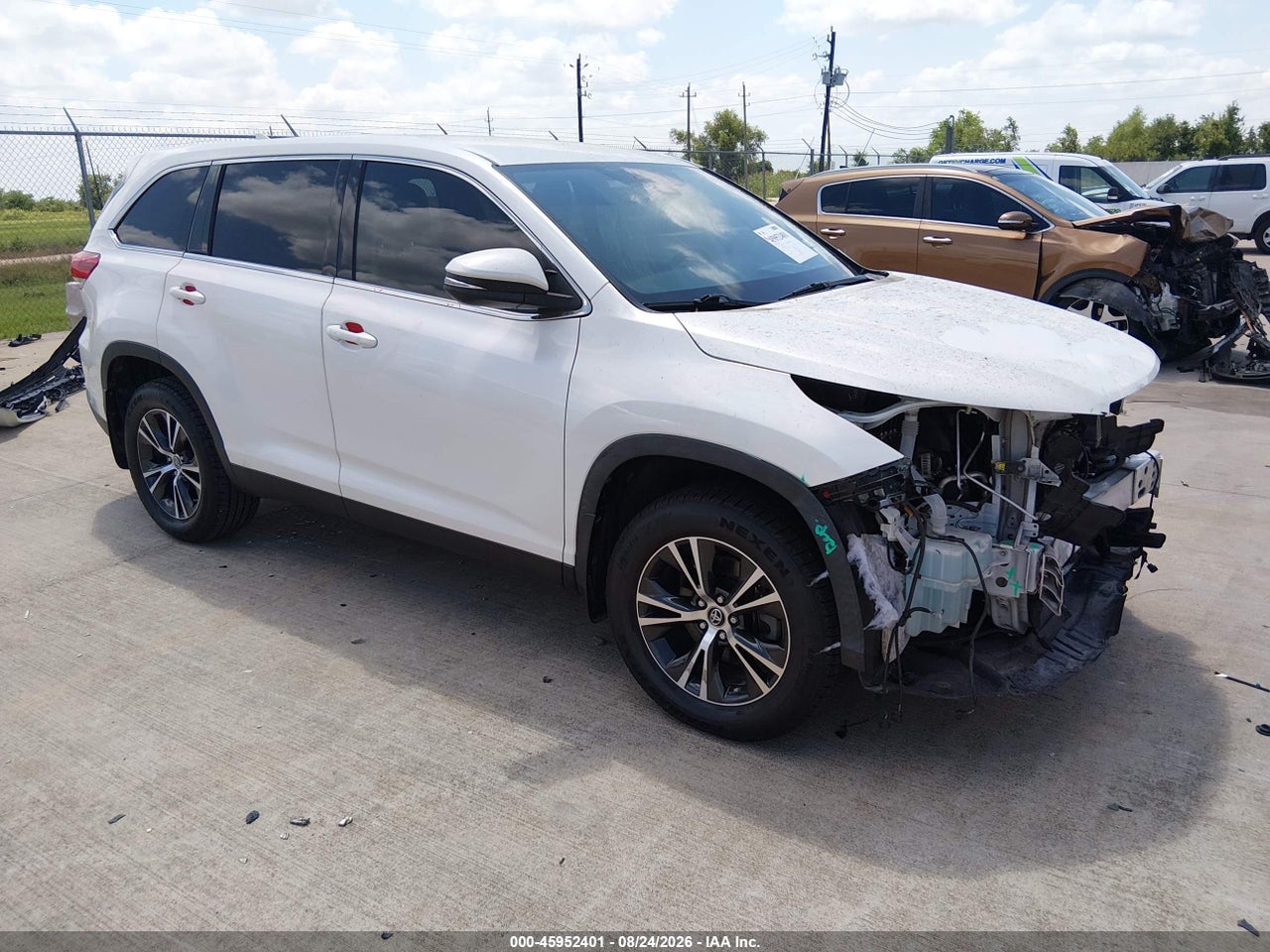 5TDZZRFHXKS****** · 2019 TOYOTA HIGHLANDER LE PLUS