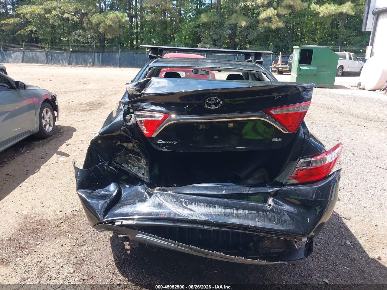 2016 TOYOTA CAMRY SE · 6/11