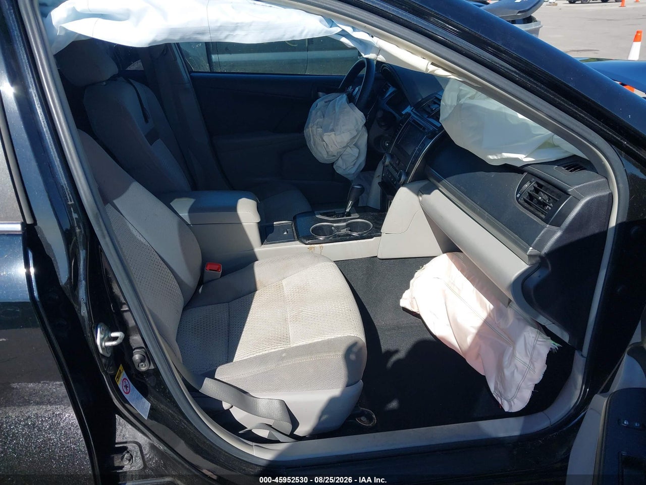 2014 TOYOTA CAMRY LE · 5/11