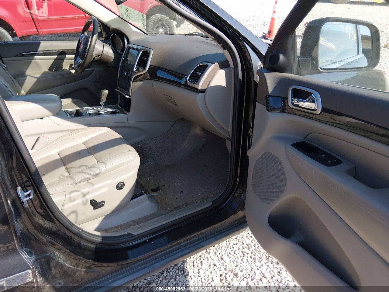 2011 JEEP GRAND CHEROKEE LAREDO · 5/11