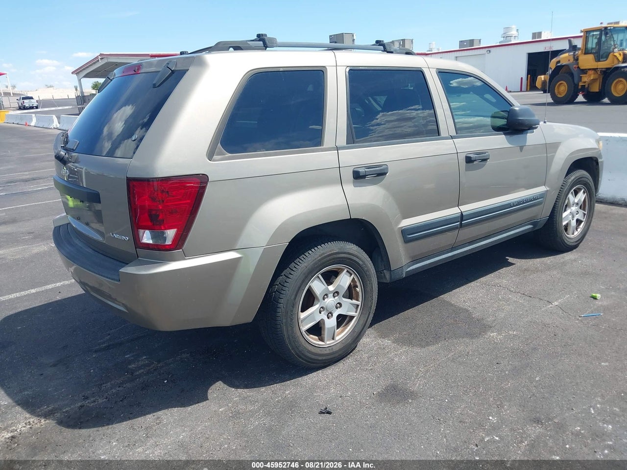 2005 JEEP GRAND CHEROKEE LAREDO · 4/11