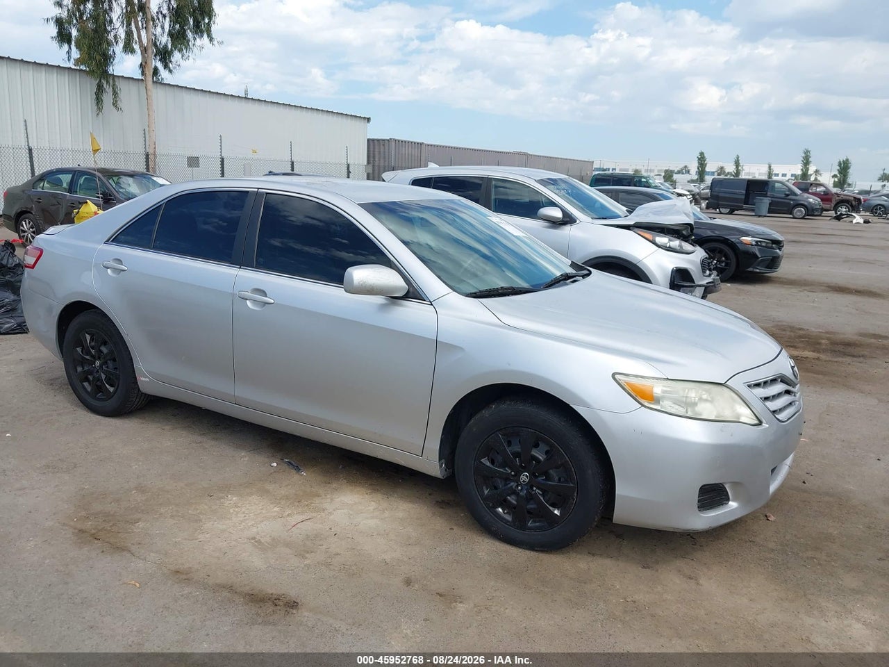 4T4BF3EK9BR****** · 2011 TOYOTA CAMRY LE