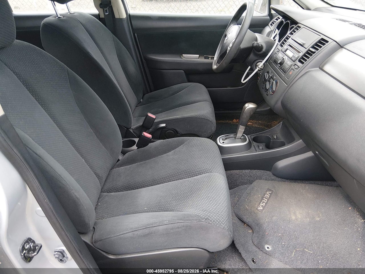 2011 NISSAN VERSA 1.8S · 5/11
