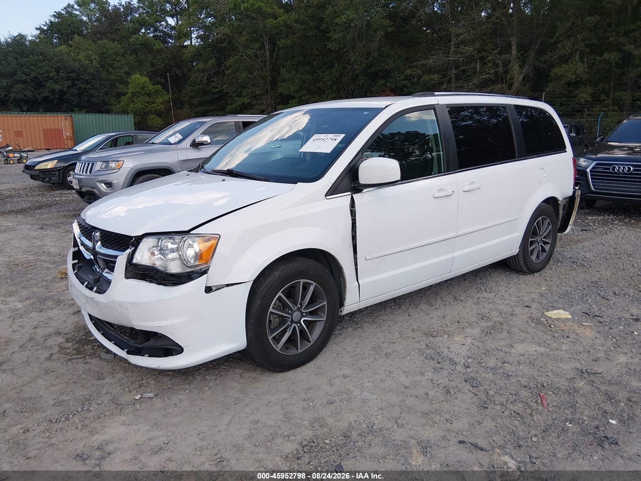 2017 DODGE GRAND CARAVAN SXT · 2/11