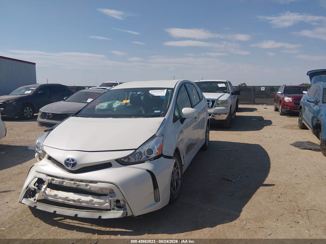 2017 TOYOTA PRIUS V THREE · 2/4