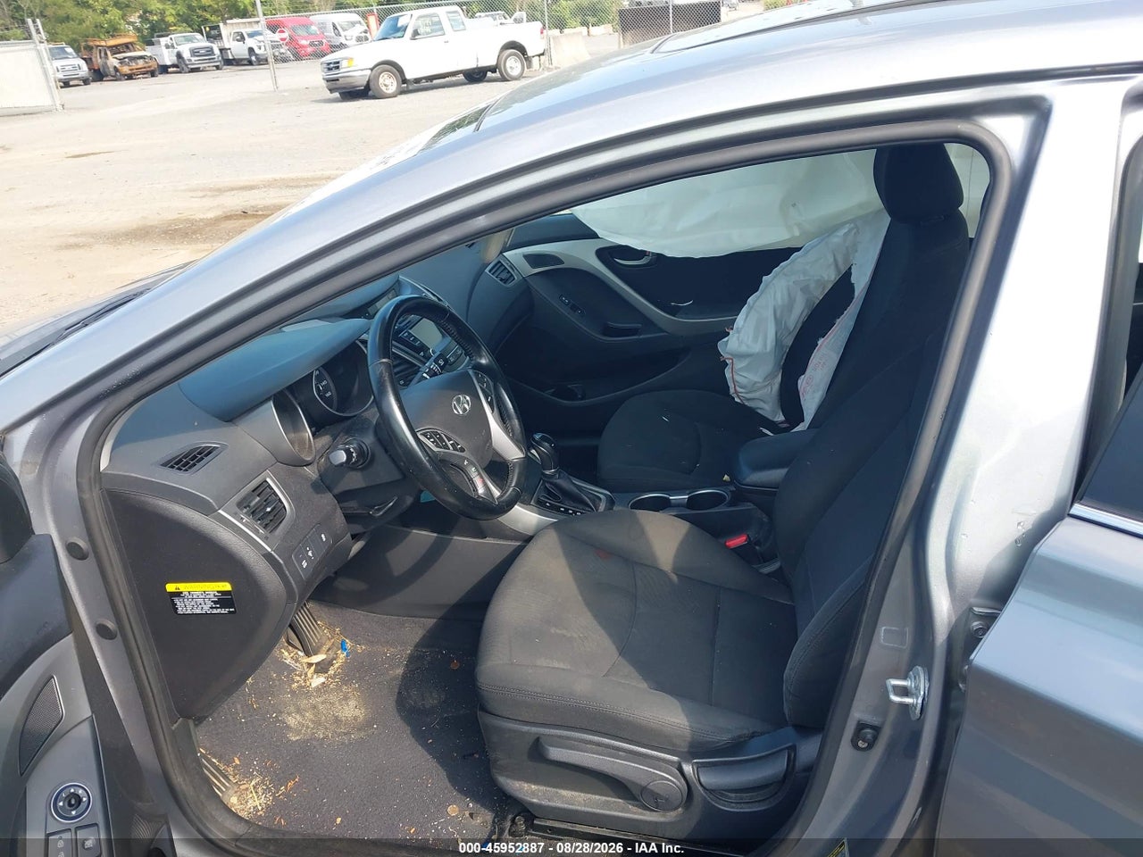 2015 HYUNDAI ELANTRA SE · 5/11