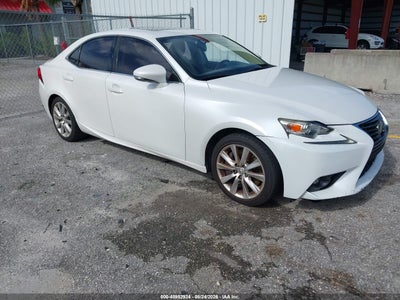 JTHBA1D26G5****** · 2016 LEXUS IS 200T