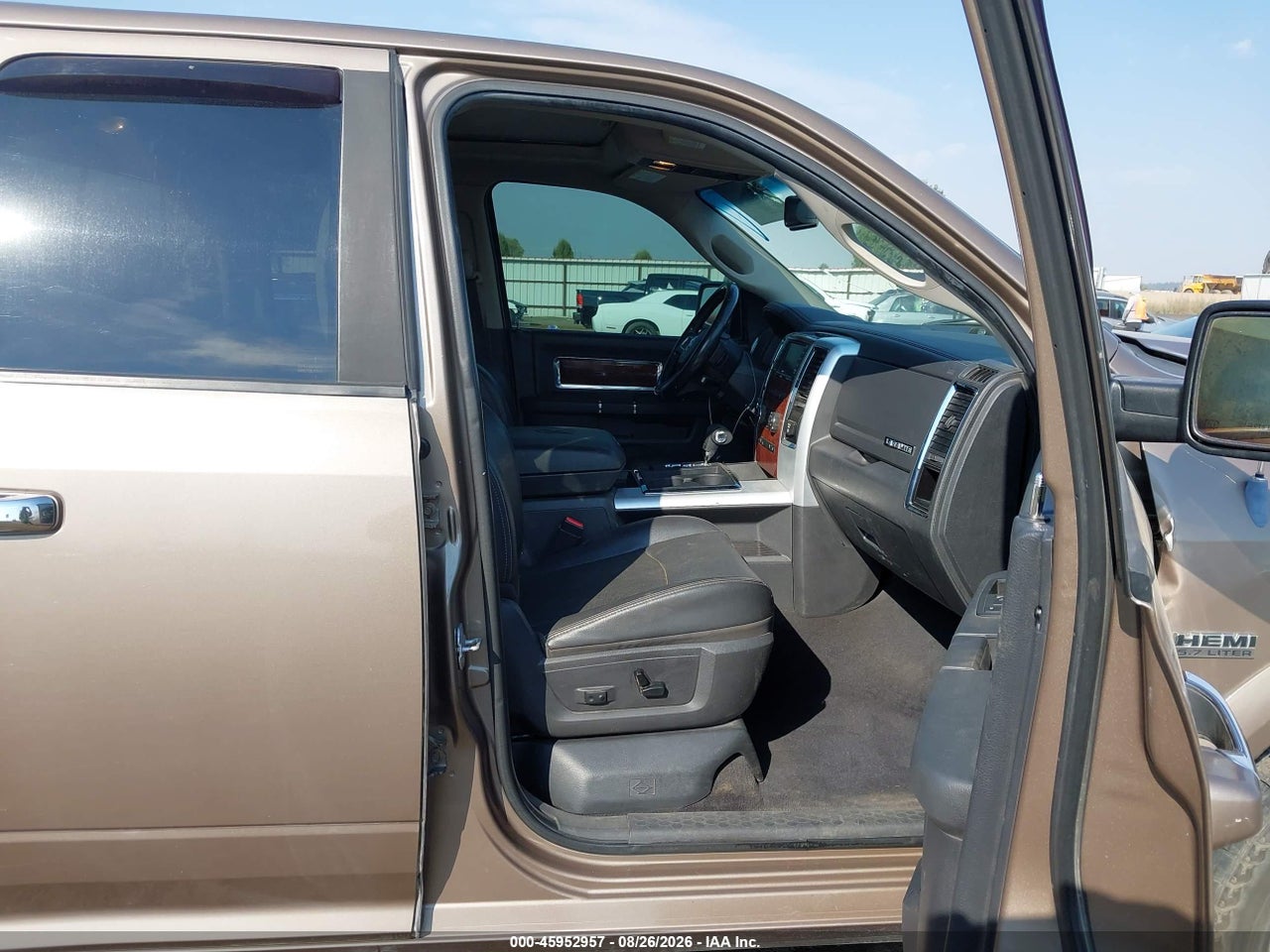 2010 DODGE RAM 1500 LARAMIE · 5/11