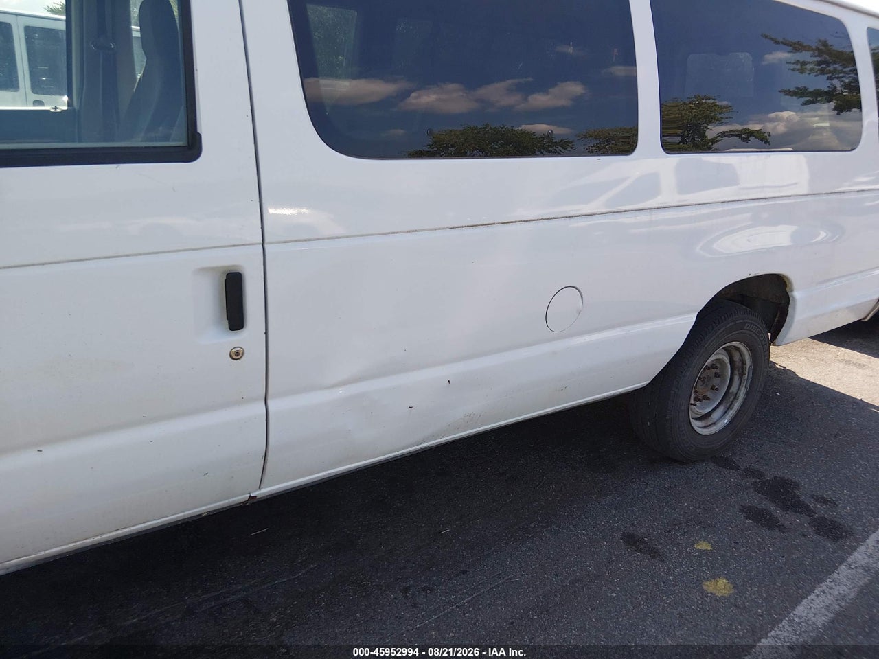 2013 FORD E-350 SUPER DUTY XLT · 6/11