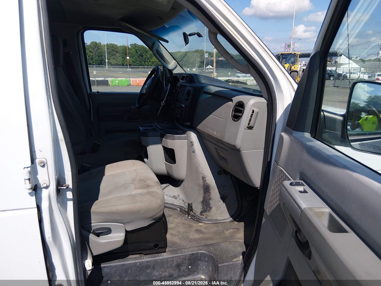 2013 FORD E-350 SUPER DUTY XLT · 5/11