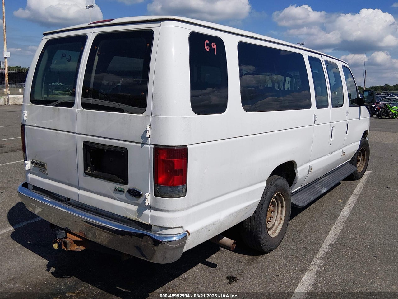 2013 FORD E-350 SUPER DUTY XLT · 4/11