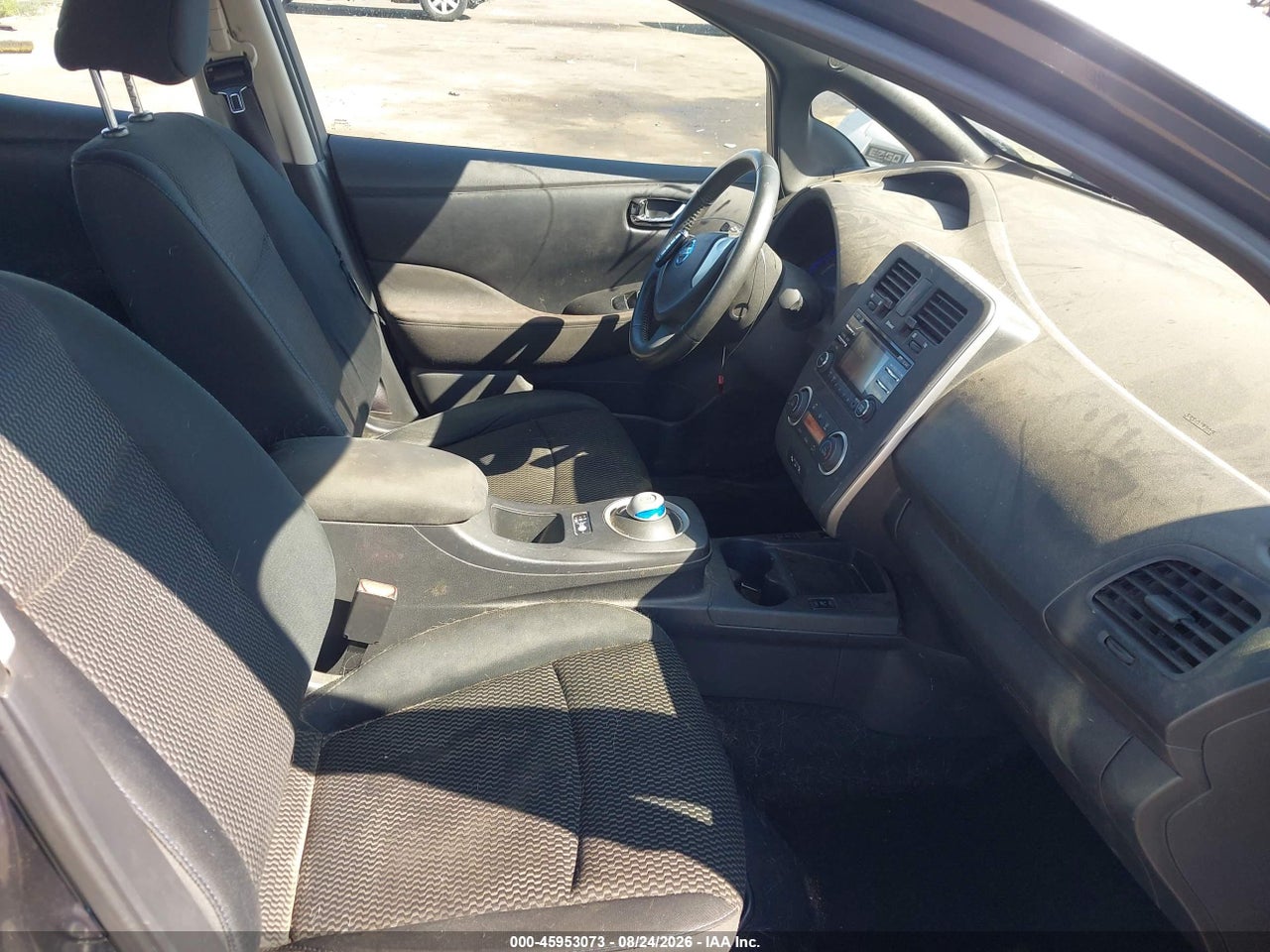 2013 NISSAN LEAF S · 5/11