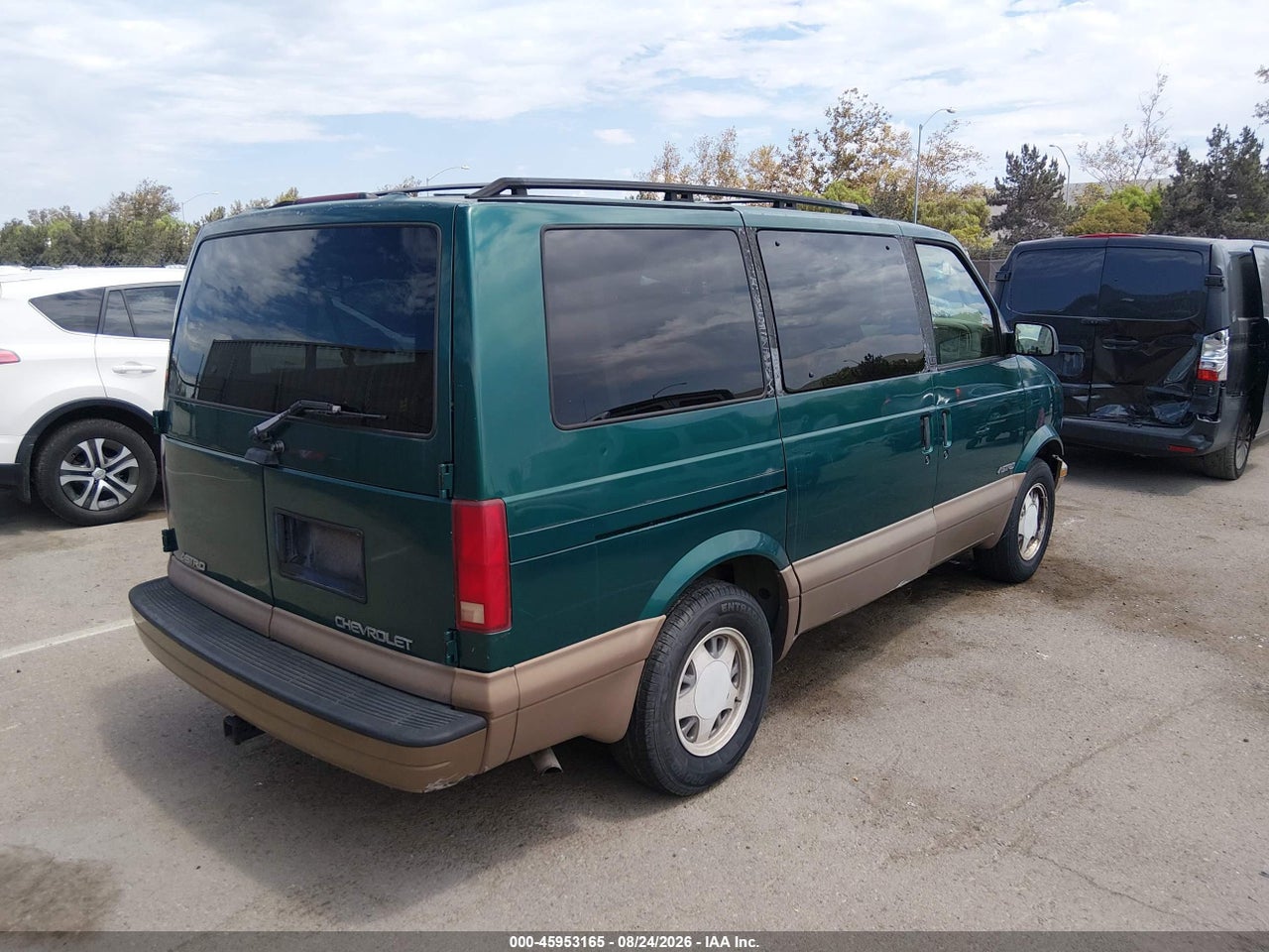 2000 CHEVROLET ASTRO · 4/10