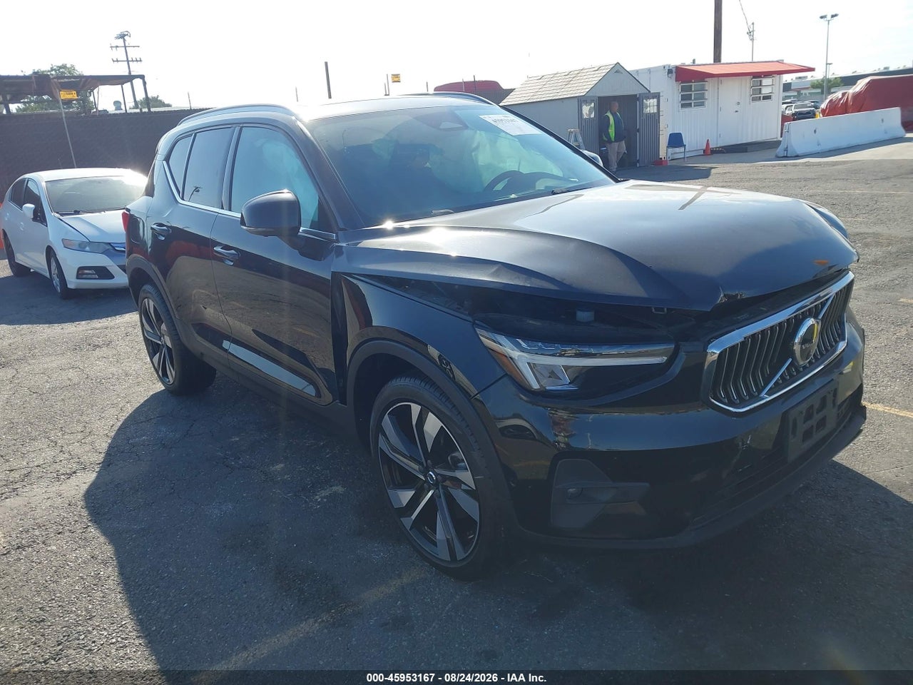 2023 VOLVO XC40 B5 PLUS BRIGHT THEME