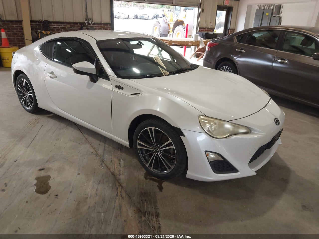 JF1ZNAA18D2****** · 2013 SCION FR-S