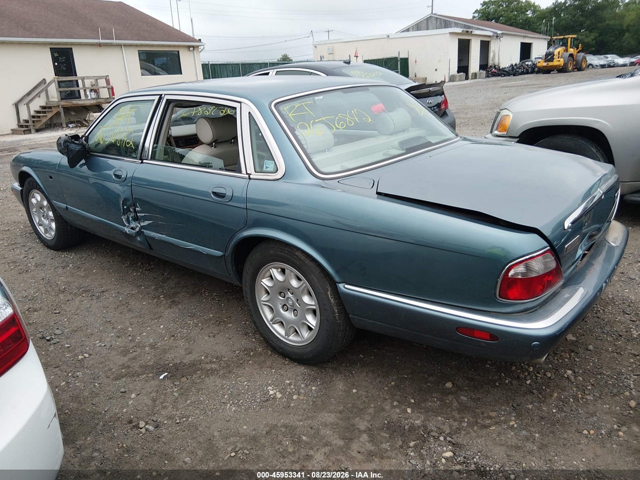 2001 JAGUAR XJ8 · 3/10