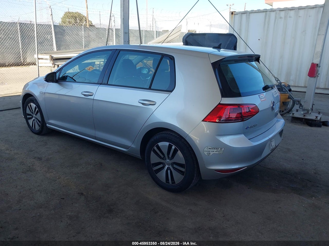 2016 VOLKSWAGEN E-GOLF SE · 3/11