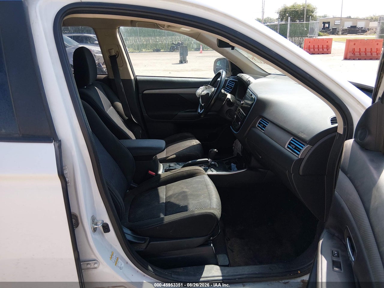 2017 MITSUBISHI OUTLANDER SE · 5/11