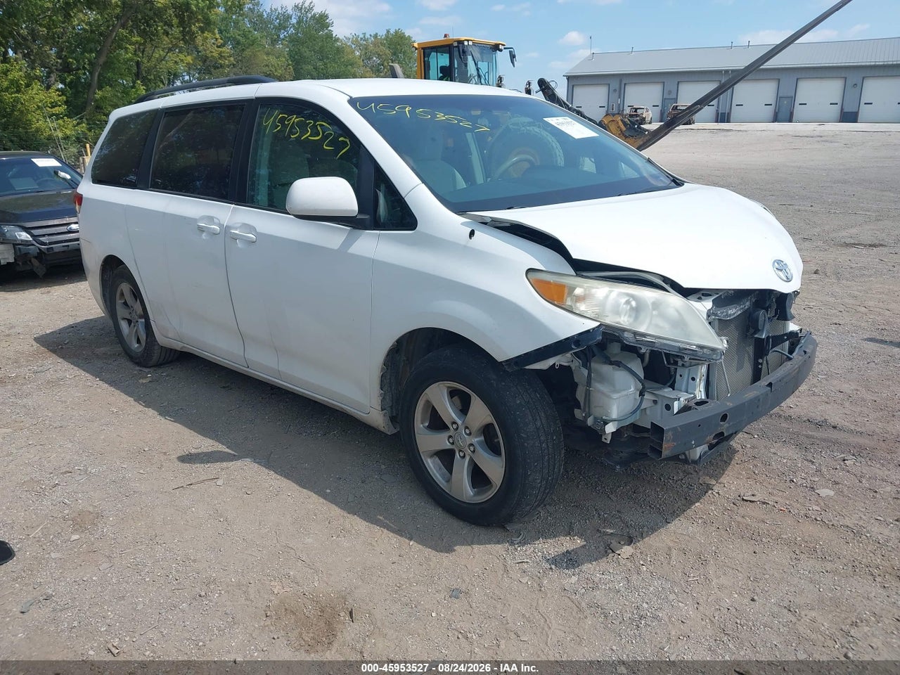 5TDKK3DC2BS****** · 2011 TOYOTA SIENNA LE V6