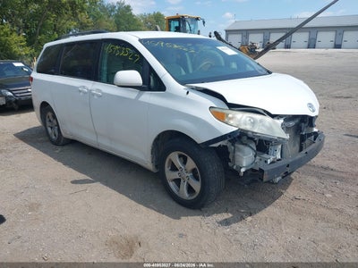 5TDKK3DC2BS****** · 2011 TOYOTA SIENNA LE V6