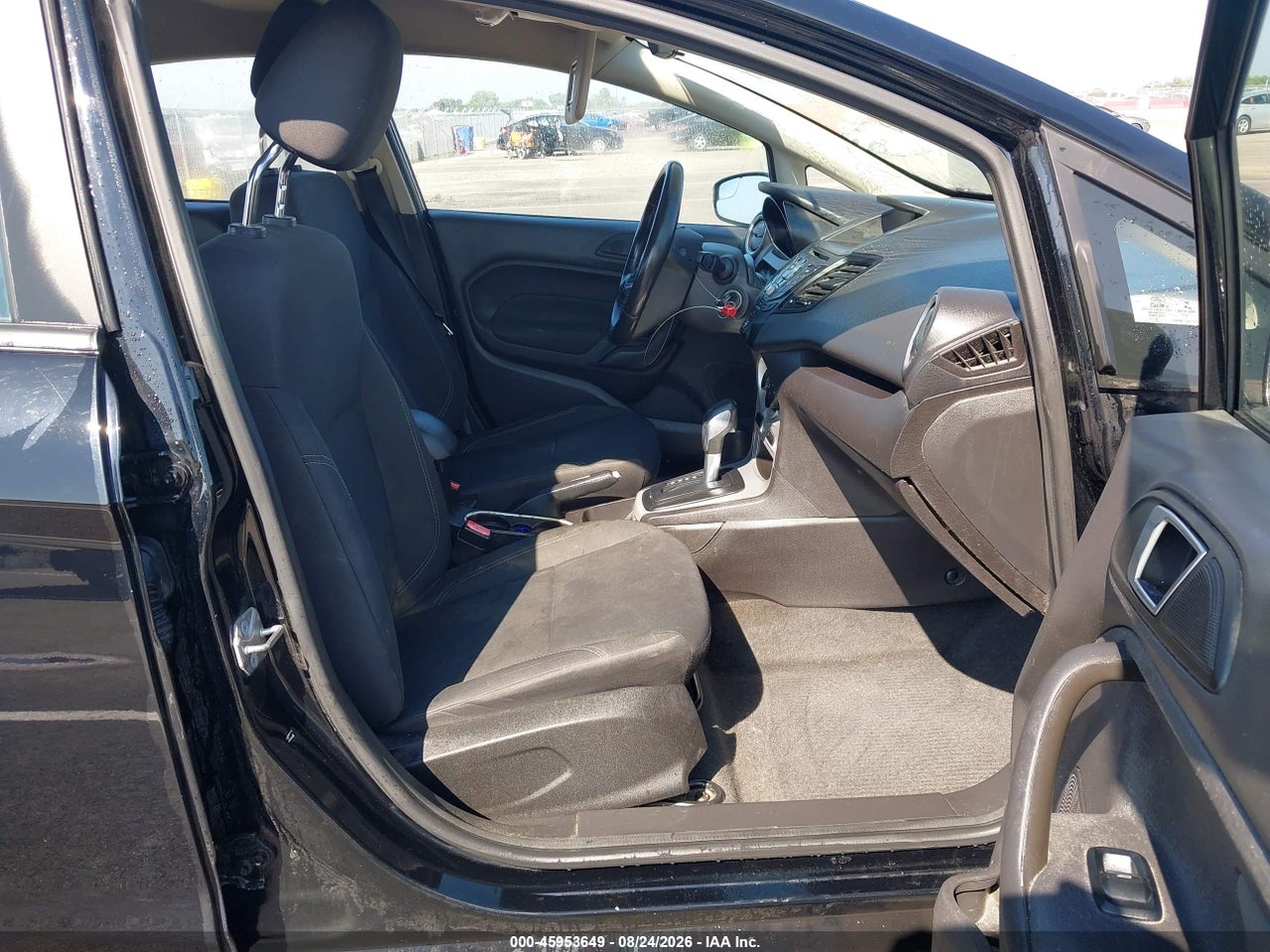 2016 FORD FIESTA SE · 5/11