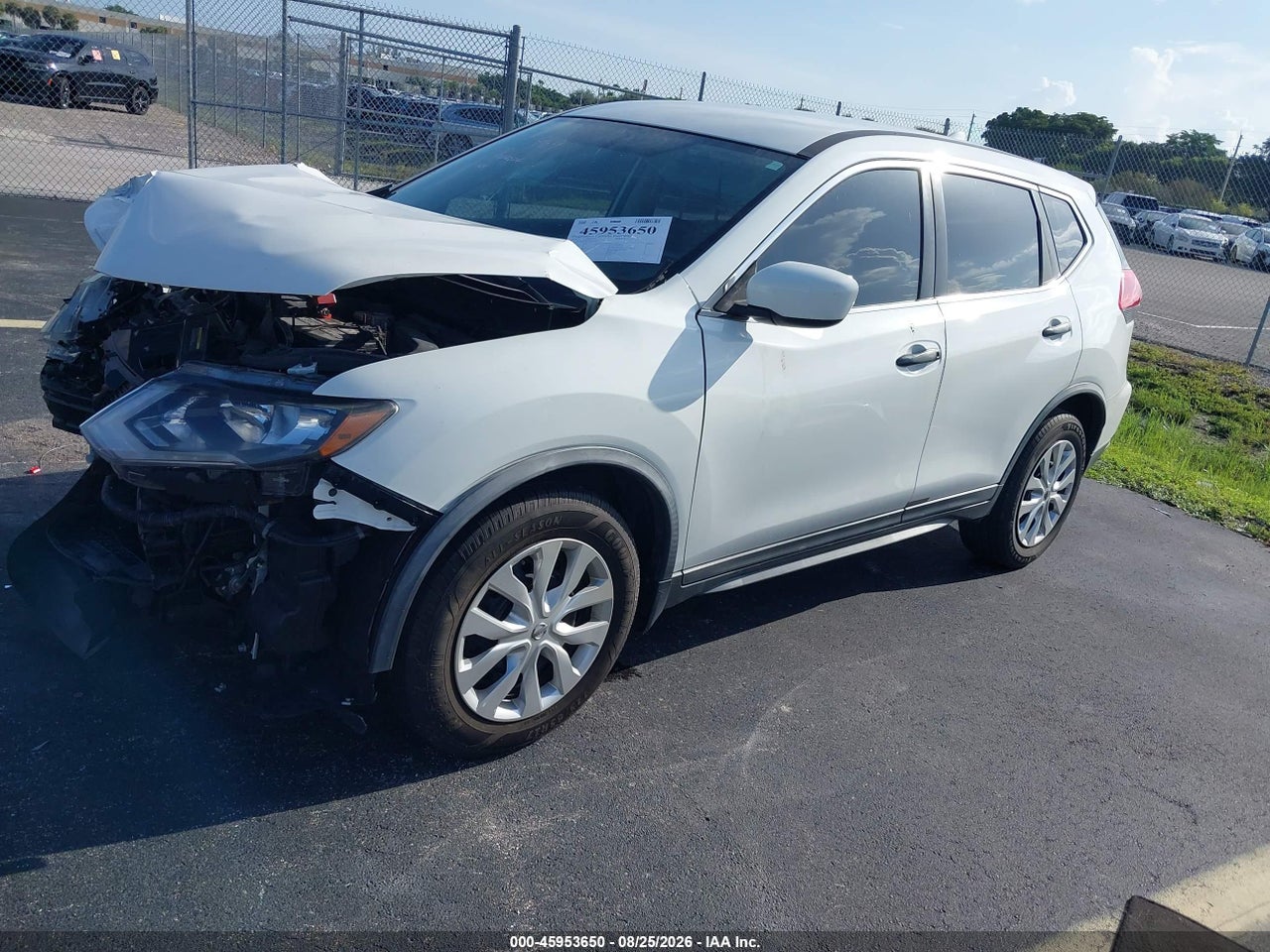 2018 NISSAN ROGUE S · 2/11