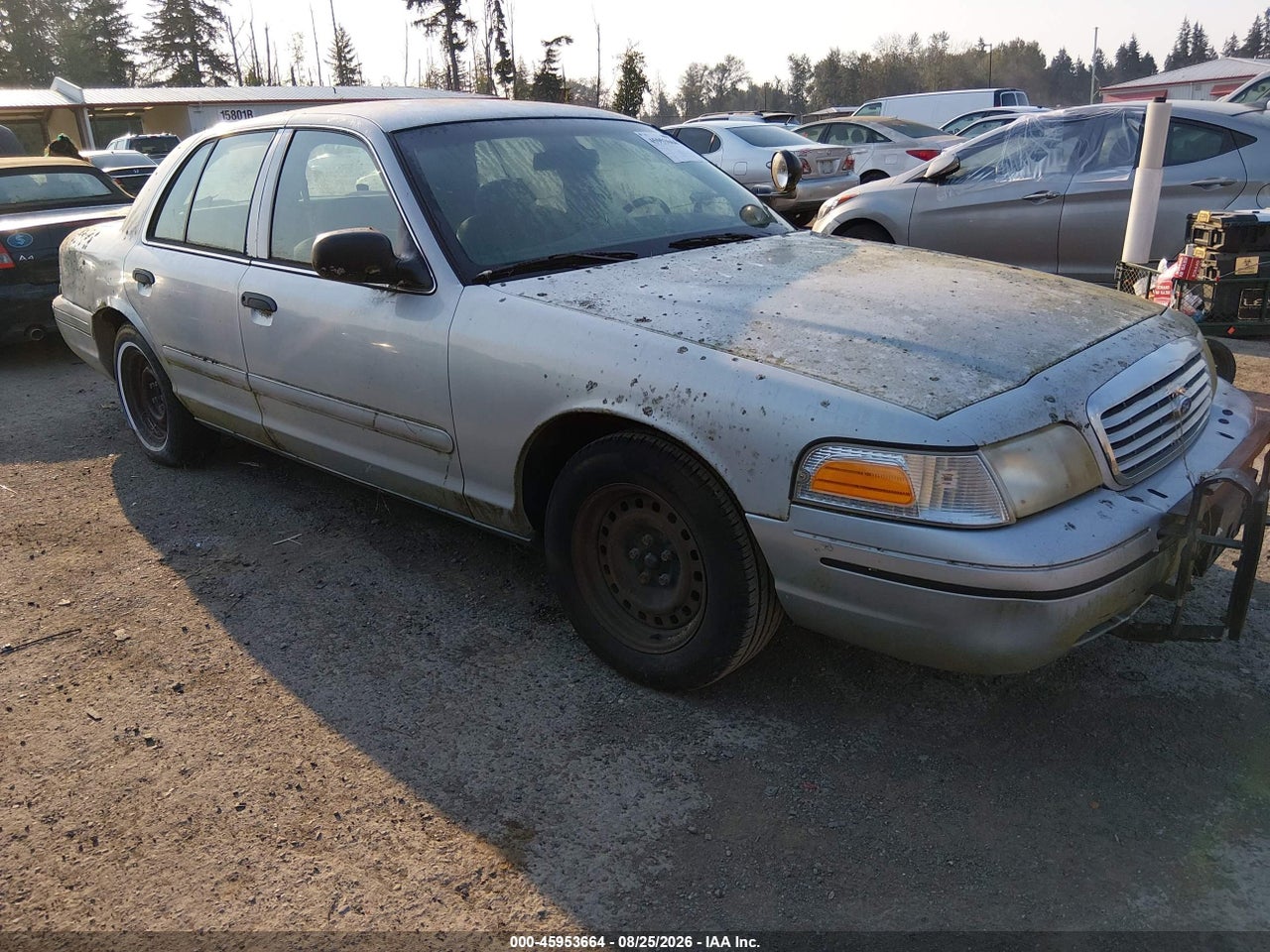 2FAFP71W1YX****** · 2000 FORD CROWN VICTORIA POLICE INTERCEPTOR