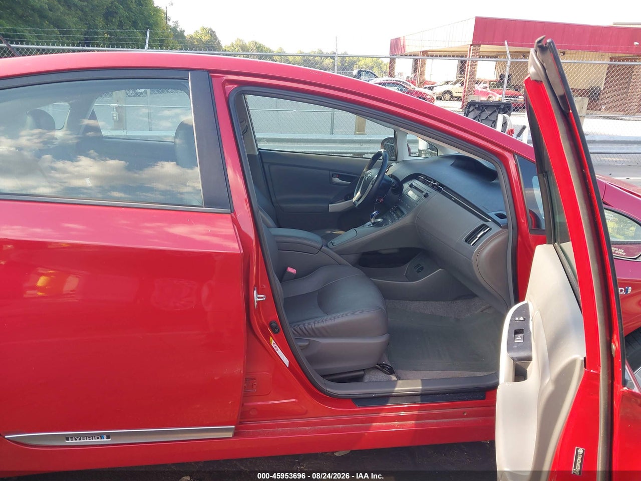 2011 TOYOTA PRIUS FOUR · 5/11