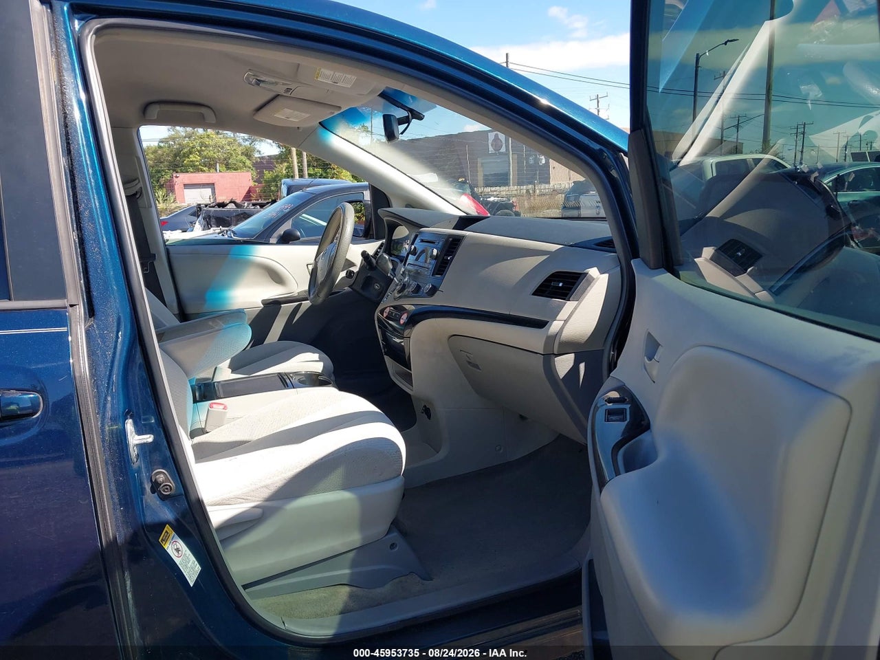 2012 TOYOTA SIENNA LE V6 8 PASSENGER · 5/11