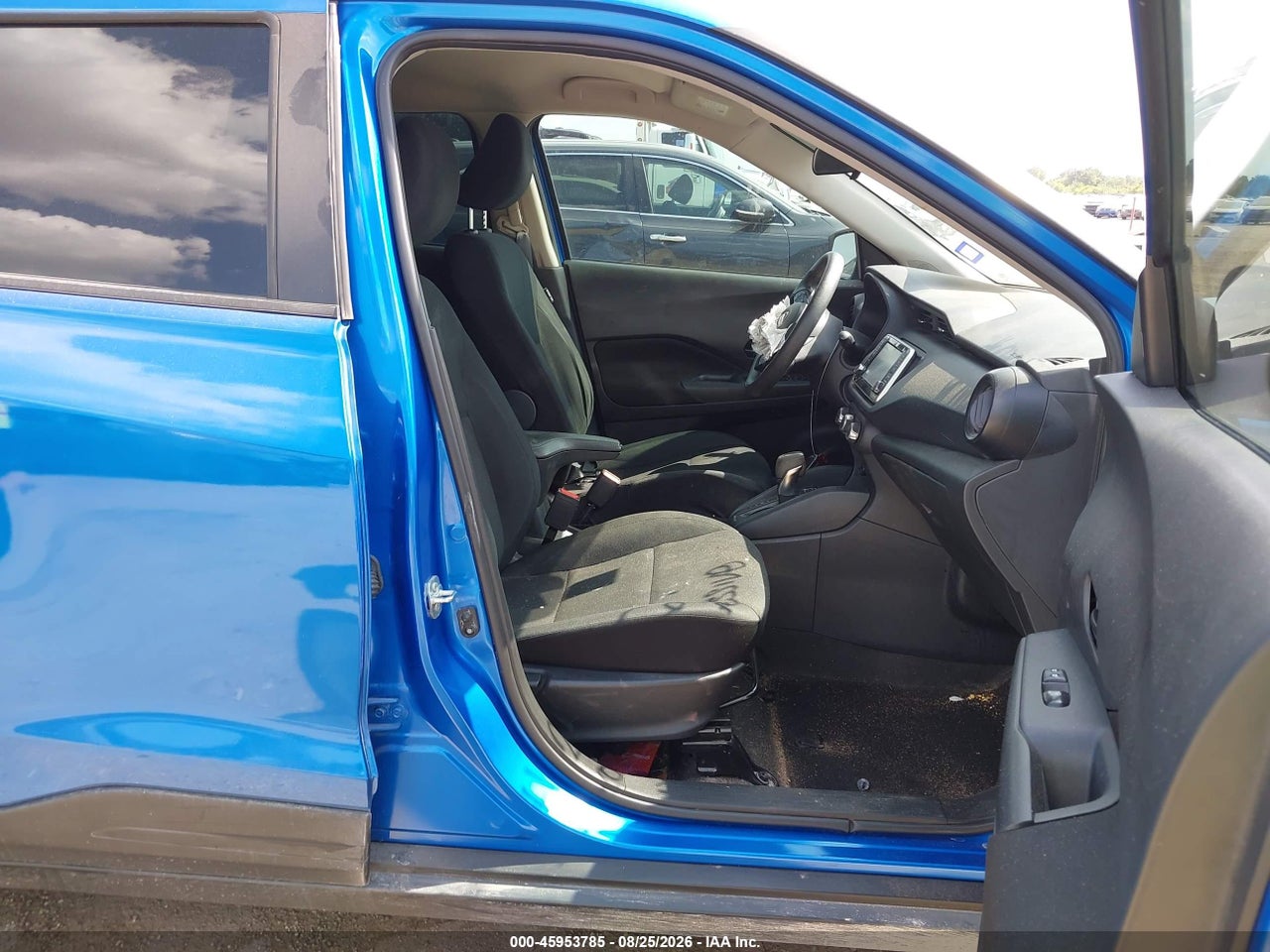 2023 NISSAN KICKS S XTRONIC CVT · 5/11