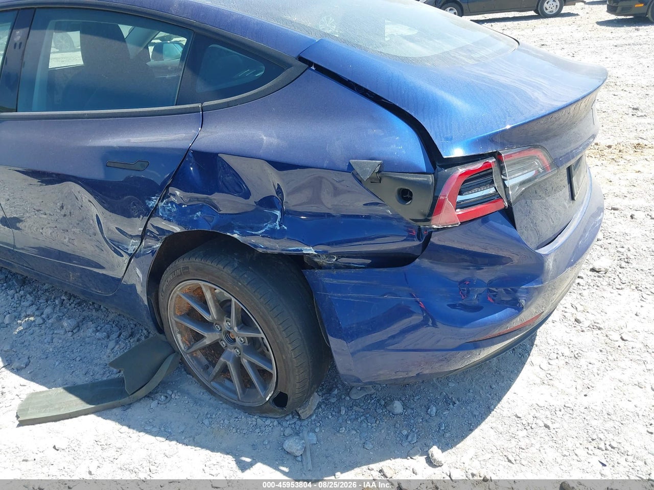 2023 TESLA MODEL 3 REAR-WHEEL DRIVE · 6/9