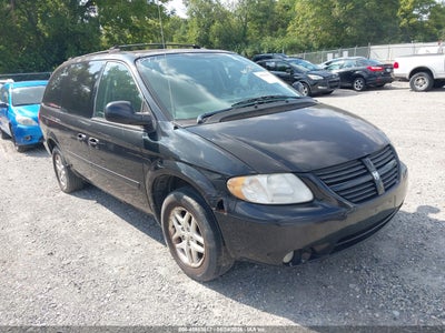 2D4GP44L15R****** · 2005 DODGE GRAND CARAVAN SXT